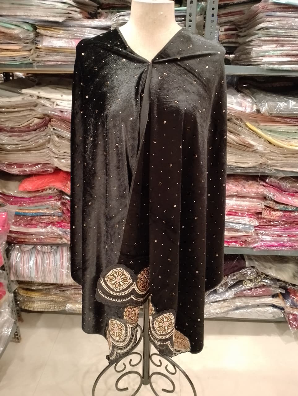 IMG-20251108-WA0230 Velvet Stole - Image 1