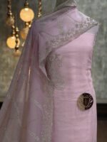 Crush tissue kurta & dupatta with handwork - Image 2
