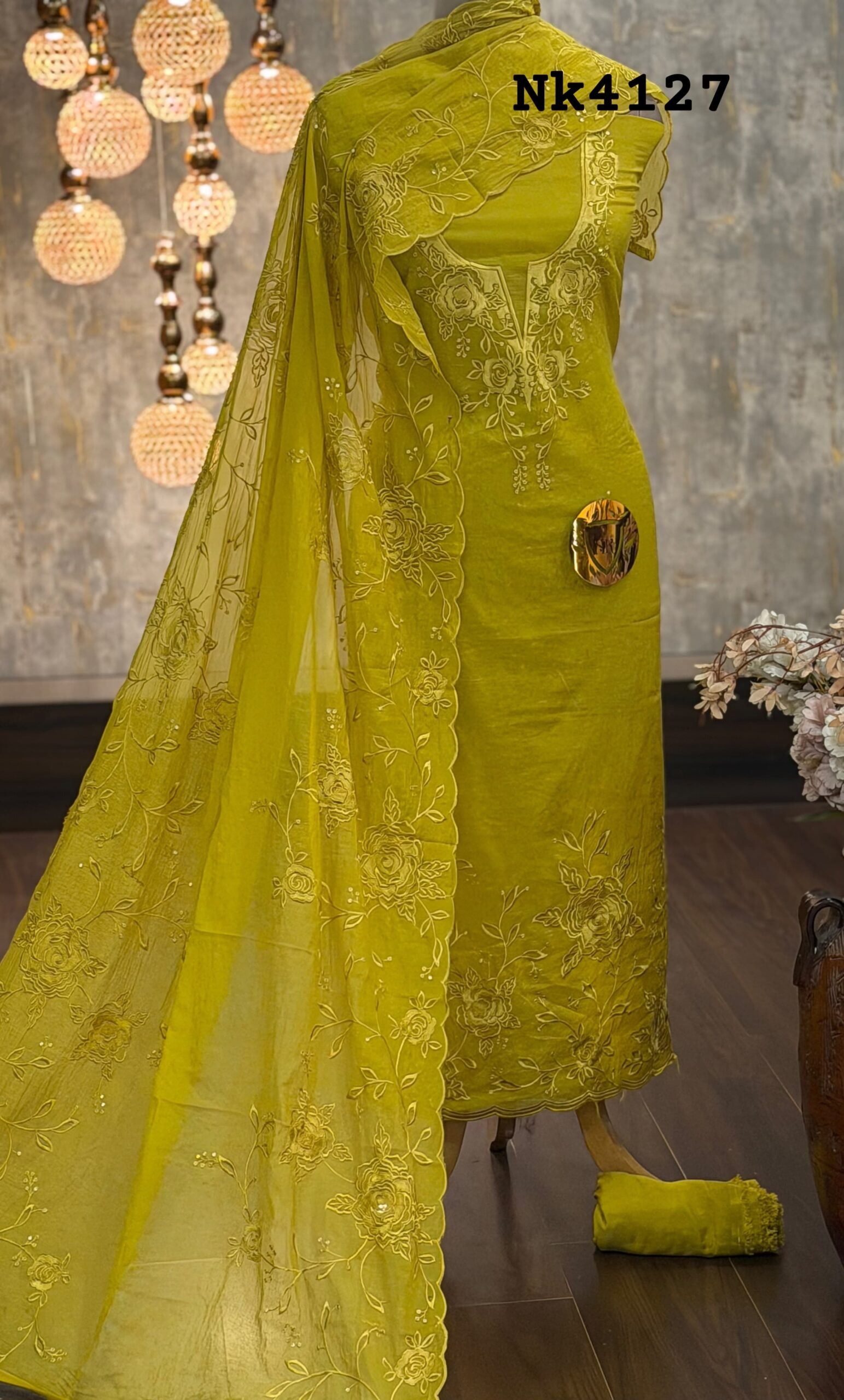 chanderi embroidered kurta dupatta2 Mal chanderi embroidered kurta & dupatta - Image 1